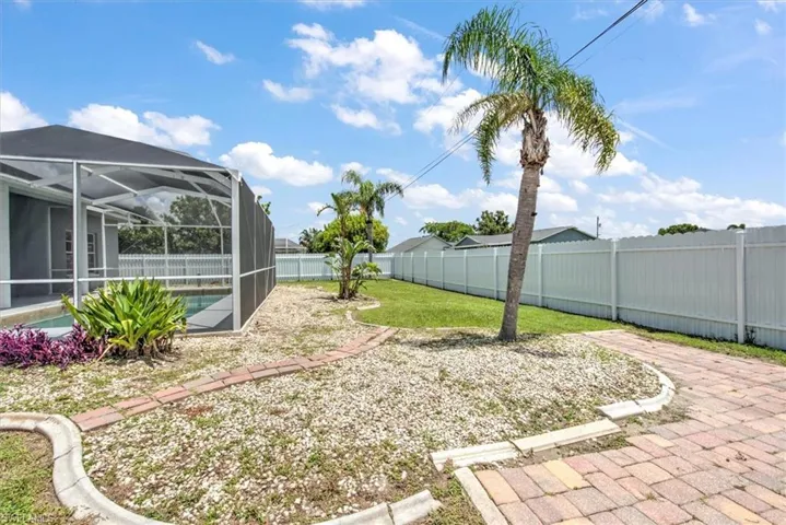 621 SW 9th  AVE, Cape Coral, FL 33991
