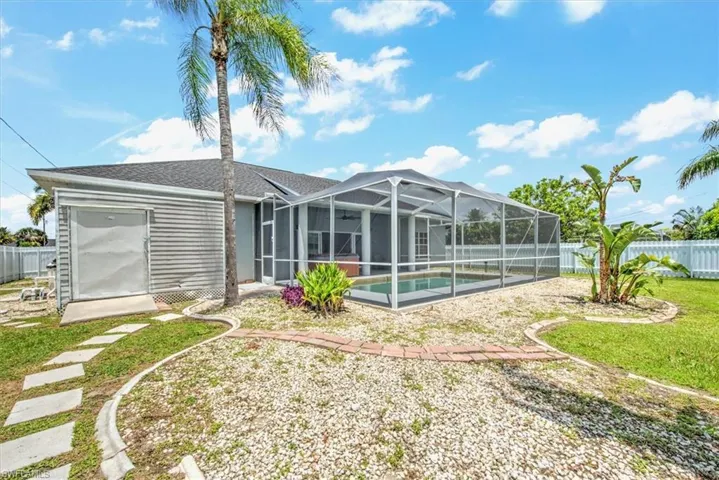 621 SW 9th  AVE, Cape Coral, FL 33991