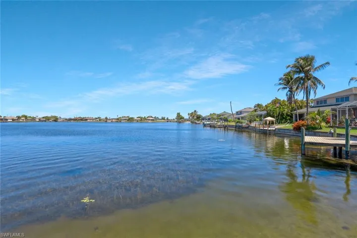 LOW Monthly fee in Emerald Cove includes cable, recreation facilities & common grounds maintenance.