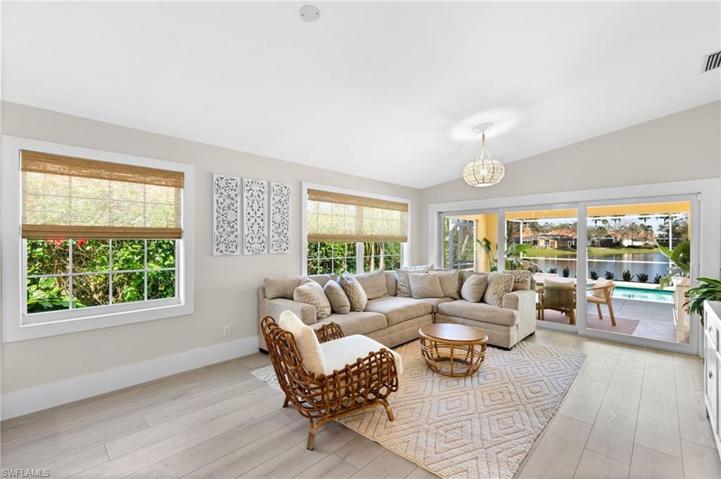 5792  Drummond  WAY, Naples, FL 34119