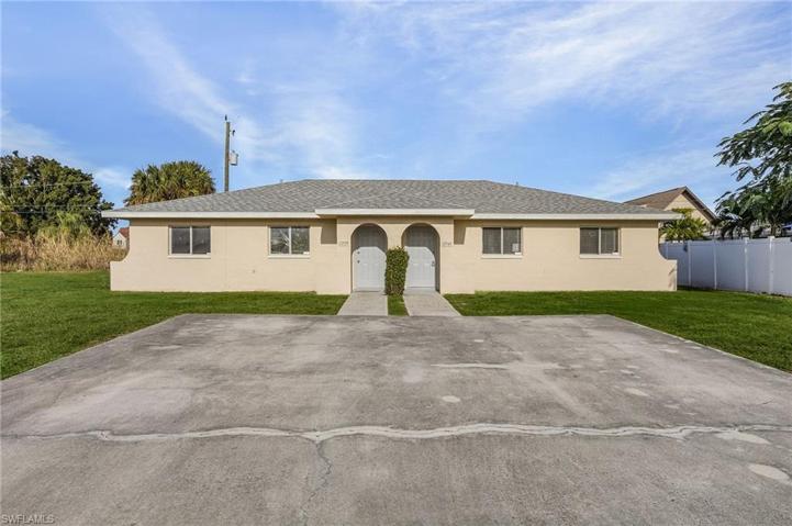17539/541  Dumont  DR, Fort Myers, FL 33967
