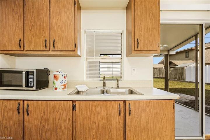 17539/541  Dumont  DR, Fort Myers, FL 33967