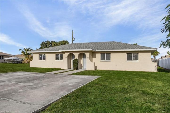 17539/541  Dumont  DR, Fort Myers, FL 33967