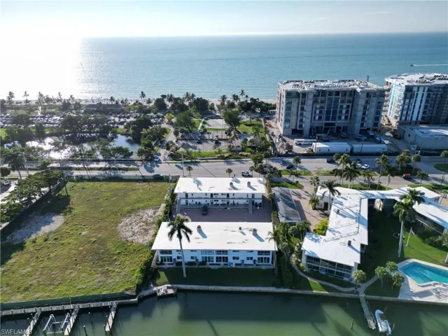 1550  Gulf Shore N BLVD, Naples, FL 34102