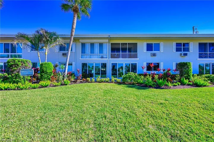 1550  Gulf Shore N BLVD, Naples, FL 34102