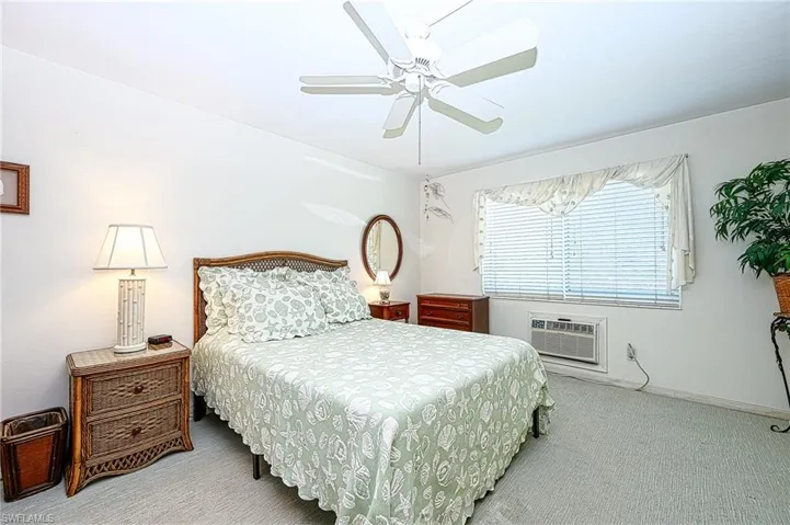 1550  Gulf Shore N BLVD, Naples, FL 34102
