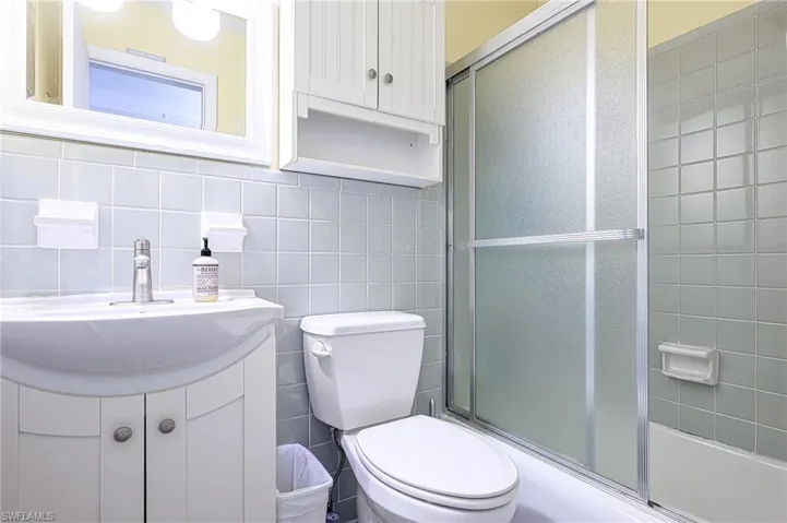 1550  Gulf Shore N BLVD, Naples, FL 34102