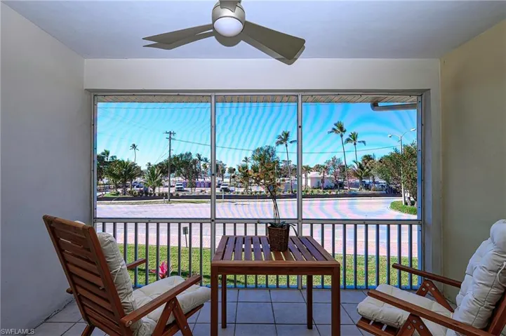 1550  Gulf Shore N BLVD, Naples, FL 34102