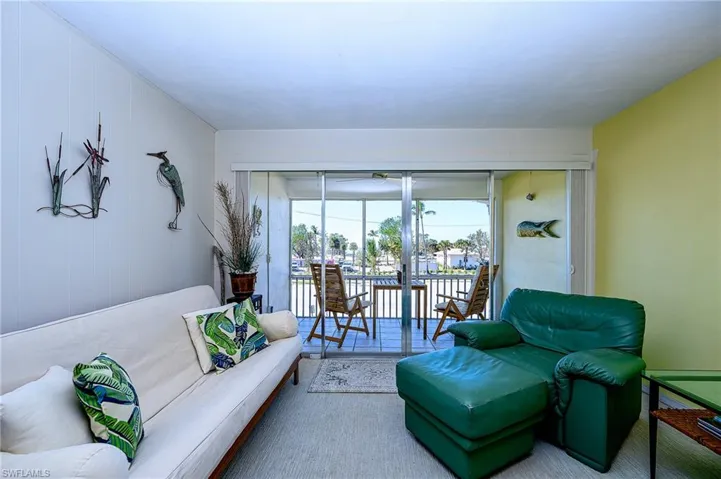 1550  Gulf Shore N BLVD, Naples, FL 34102