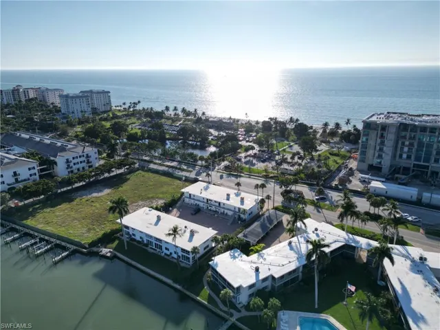 1550  Gulf Shore N BLVD, Naples, FL 34102