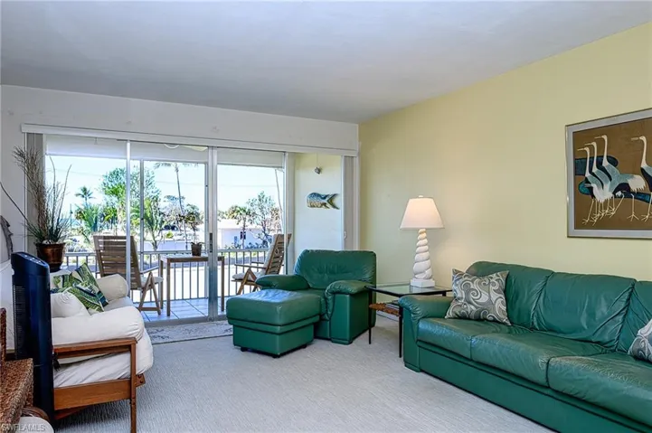 1550  Gulf Shore N BLVD, Naples, FL 34102