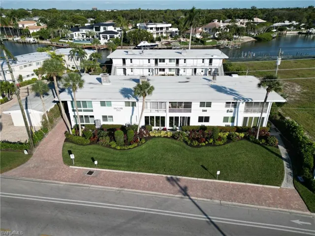 1550  Gulf Shore N BLVD, Naples, FL 34102