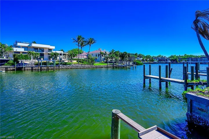 1550  Gulf Shore N BLVD, Naples, FL 34102