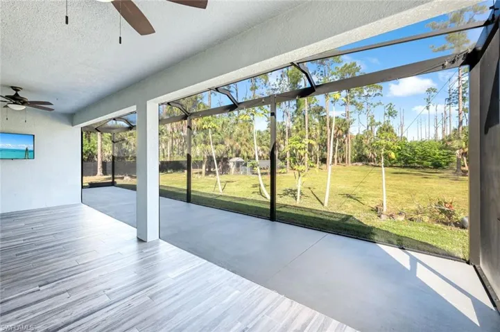 141 20th Ave Nw, Naples, Florida 34120