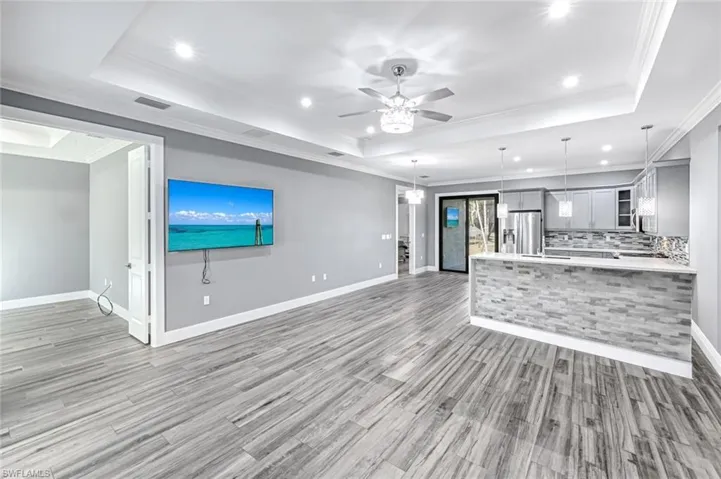 141 20th Ave Nw, Naples, Florida 34120