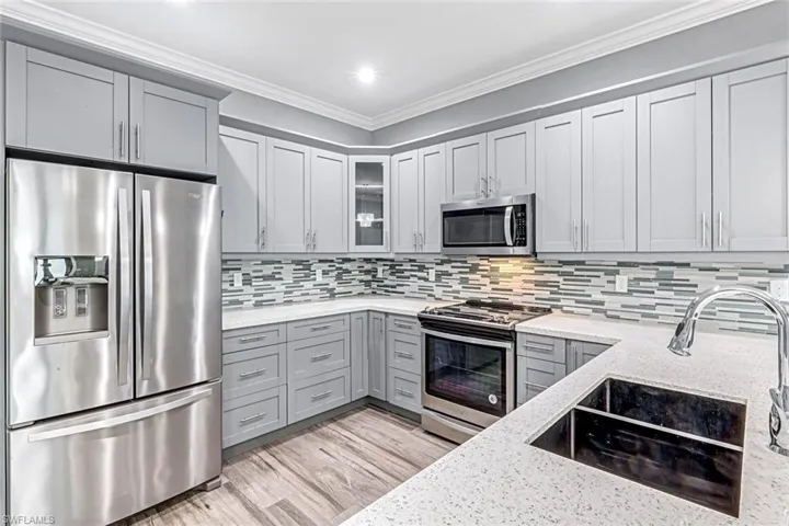141 20th Ave Nw, Naples, Florida 34120