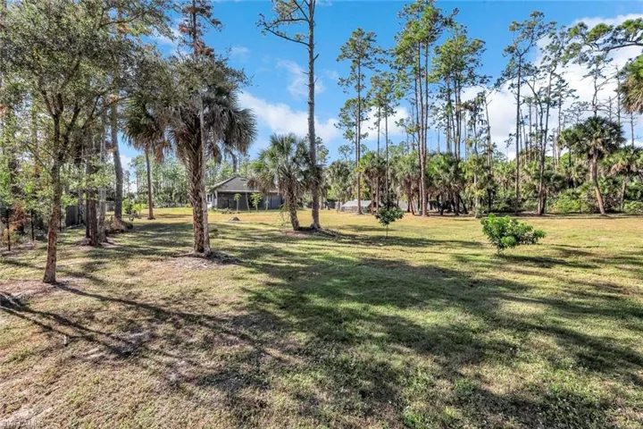 141 20th Ave Nw, Naples, Florida 34120