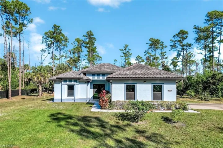 141 20th Ave Nw, Naples, Florida 34120