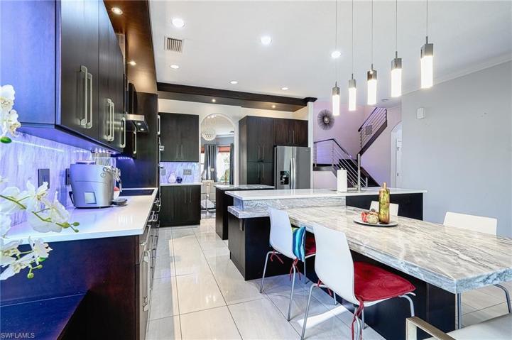 Kitchen/Casual Dining