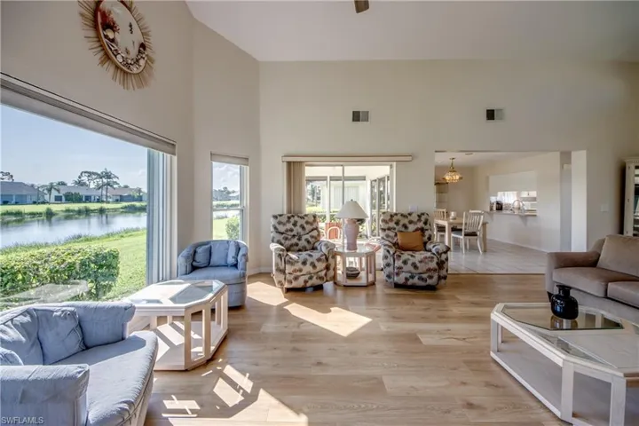 Looking to dining room and lanai.