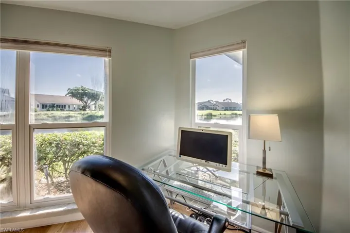 Also overlooking the lake + golf course.