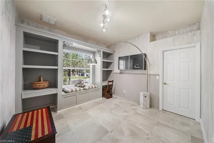 THE WINDOW SEAT WITH ADDED STORAGE BELOW