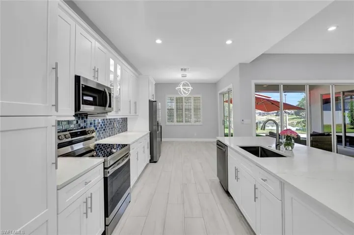 16143  Parque  LN, Naples, FL 34110