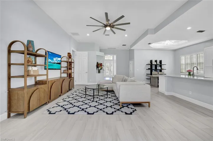 16143  Parque  LN, Naples, FL 34110