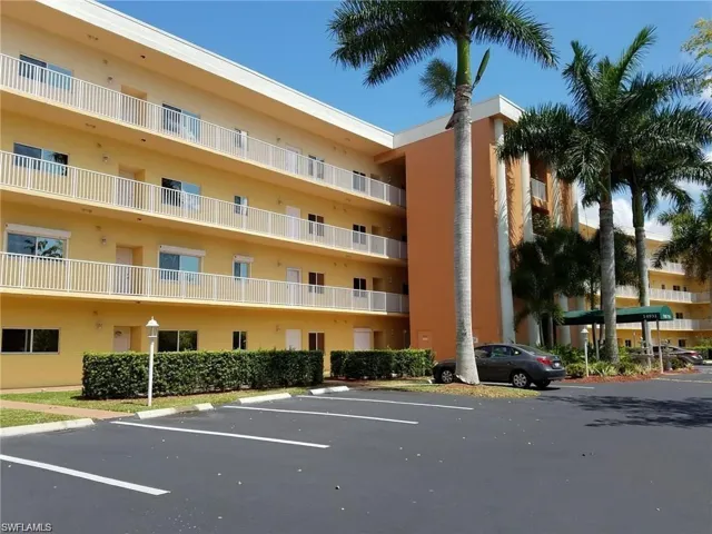 14931 Park Lake Dr 105, Fort Myers, Florida 33919