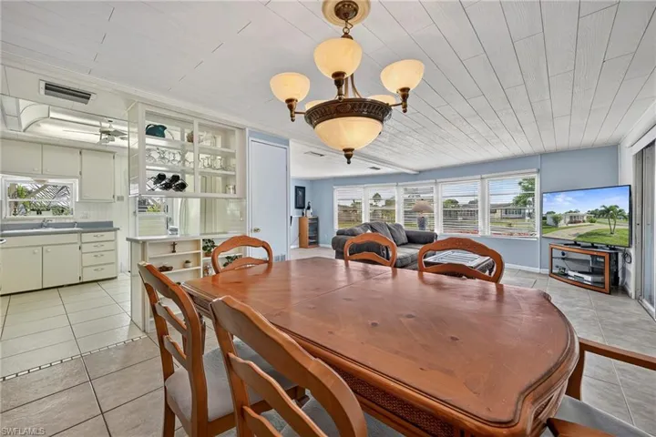 1 Cannes Dr, Naples, Florida 34112