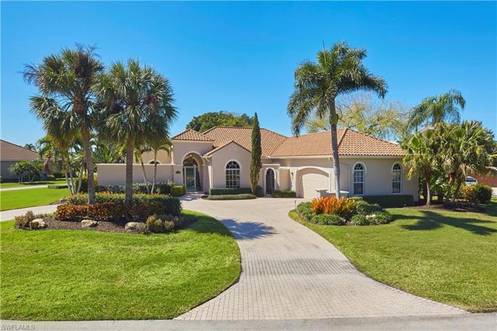 Welcome home to this GORGEOUS 4 bedroom pool home in the desirable community of Spanish Wells.