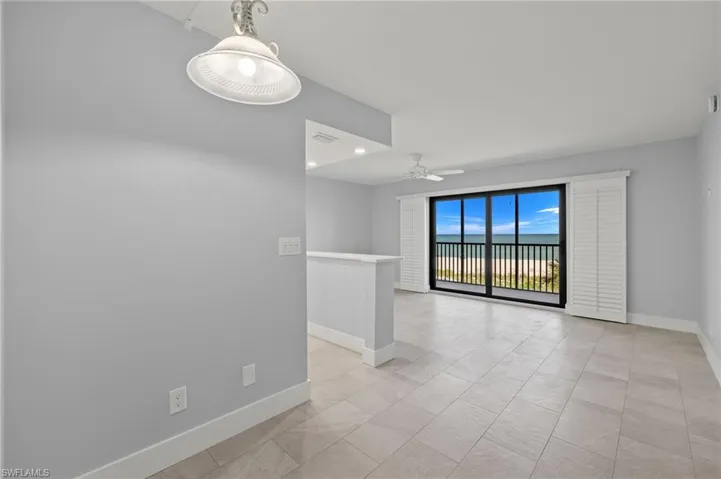 DiningArea/Kitchen