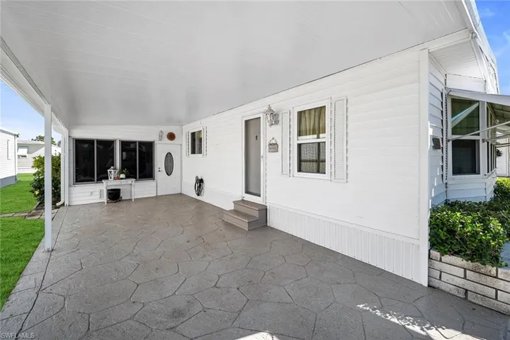 35  Blue Skys  DR, Naples, FL 34104