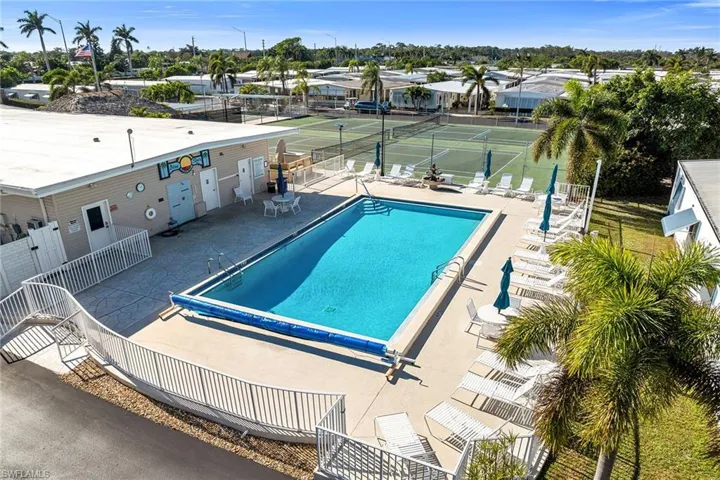 35  Blue Skys  DR, Naples, FL 34104
