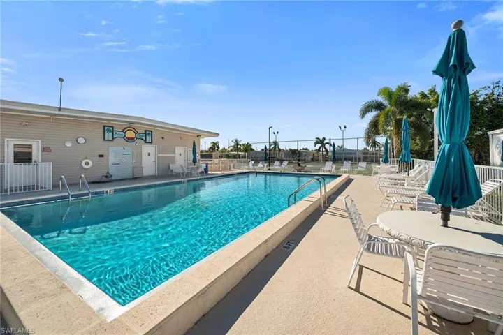35  Blue Skys  DR, Naples, FL 34104