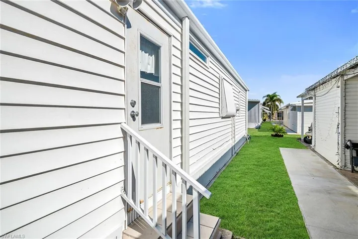 35  Blue Skys  DR, Naples, FL 34104
