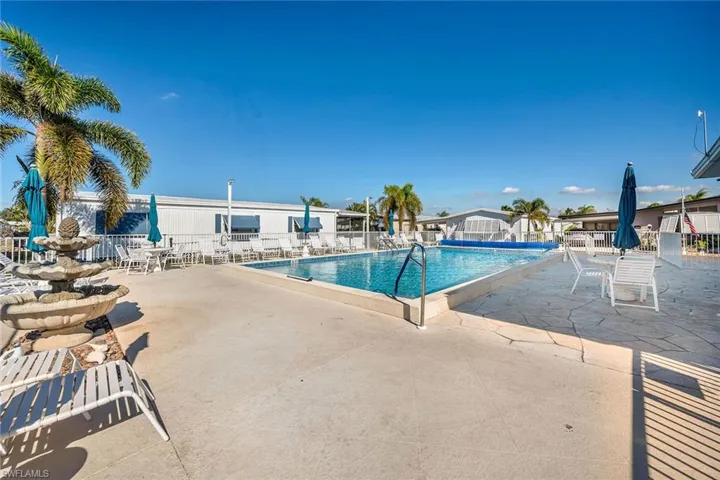 35  Blue Skys  DR, Naples, FL 34104