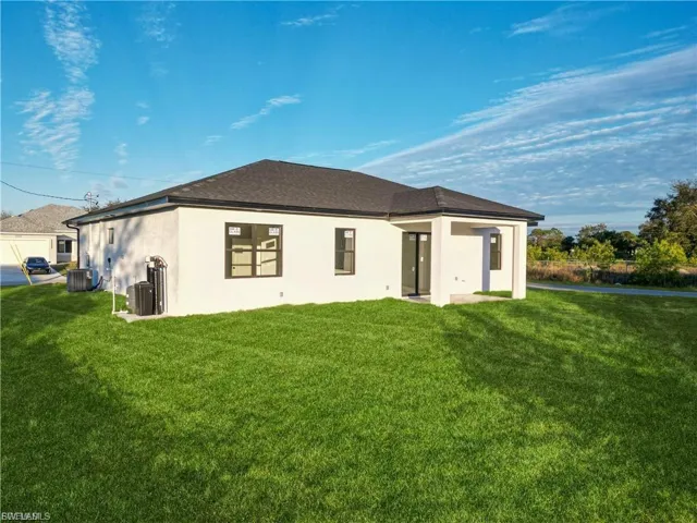 2001 Curry Ave N, Lehigh Acres, Florida 33971