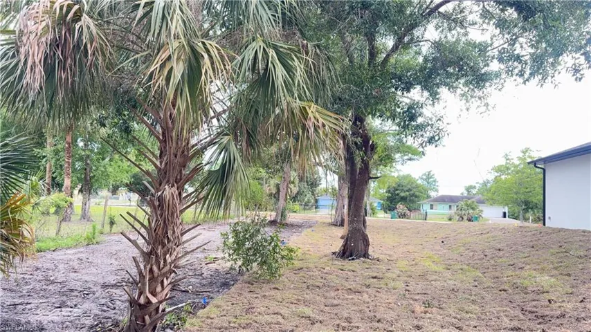 2375 2nd Ave Se, Naples, Florida 34117