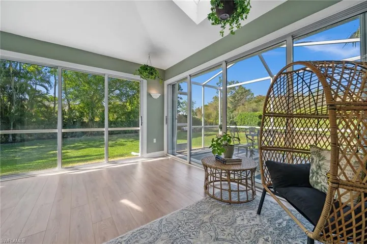 Sunroom / solarium with a skylight