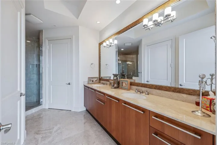 13675 Vanderbilt Dr Ph1105, Naples, Florida 34110