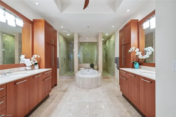 13675 Vanderbilt Dr Ph1105, Naples, Florida 34110
