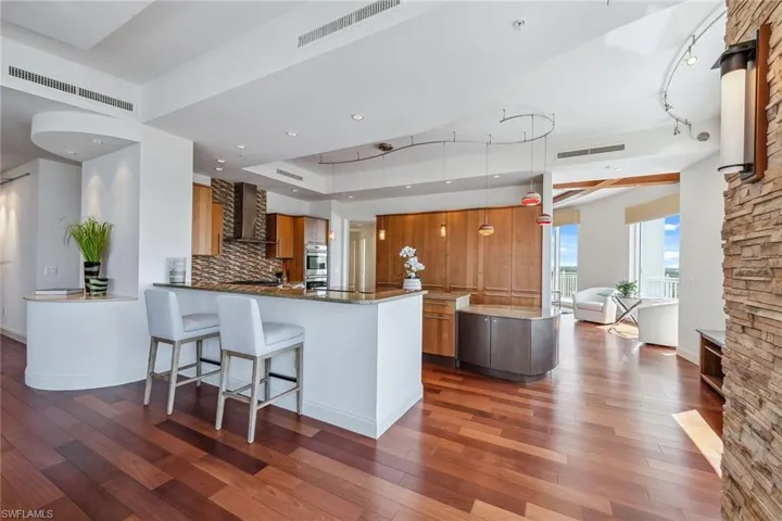 13675 Vanderbilt Dr Ph1105, Naples, Florida 34110