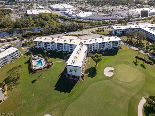 Showcasing the location to pool and fairway#6
