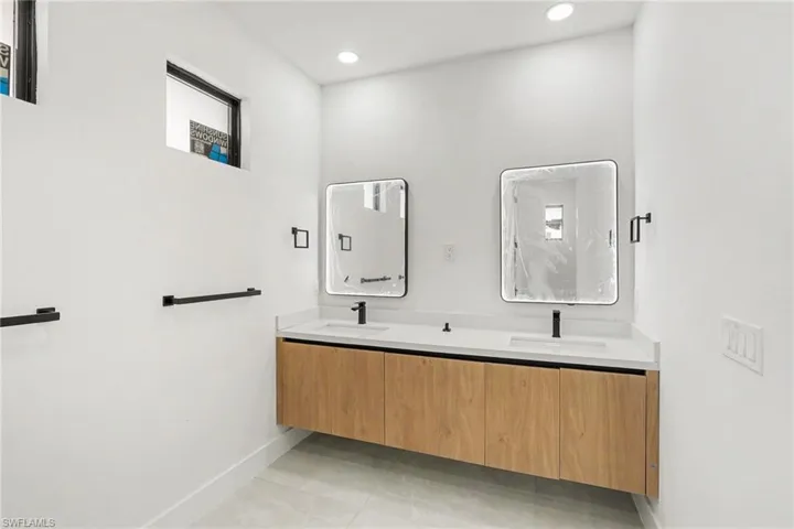 2115 Nw 15th St, Cape Coral, Florida 33993