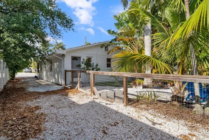 2400 Sunset Ave, Naples Fl 34112