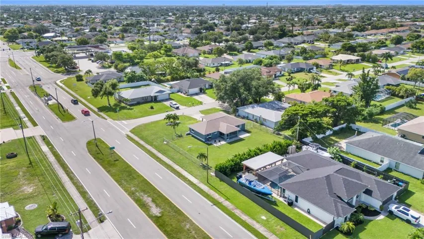 Birds eye view of property