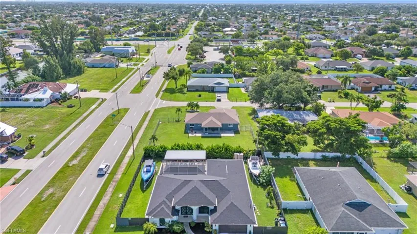 Birds eye view of property