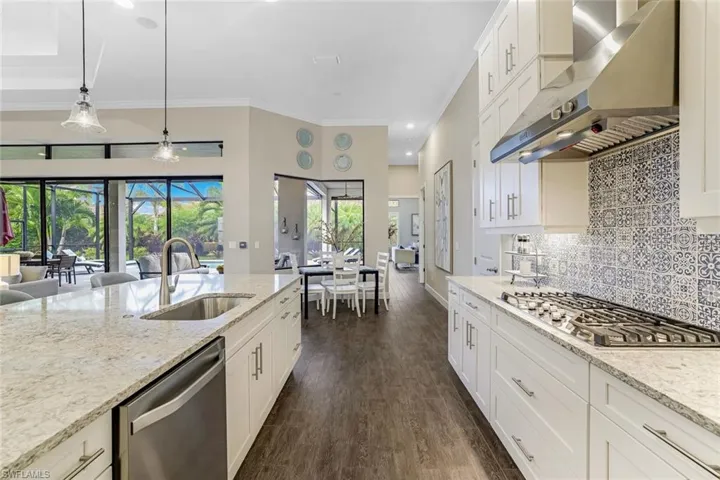 8663  Amour  CT, Naples, FL 34119