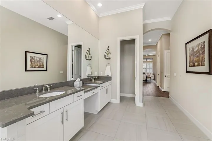 8663  Amour  CT, Naples, FL 34119